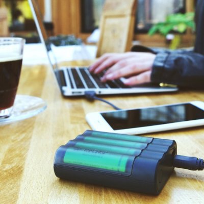 GP Charge AnyWay Batteriladdare inkl. Batterier