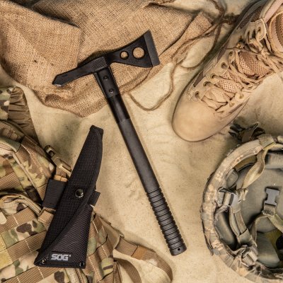 SOG Tactical Tomahawk Black