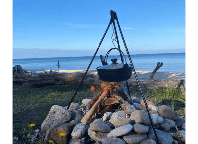Satake Outdoor Tripod Small with Chain, Hook and Bag